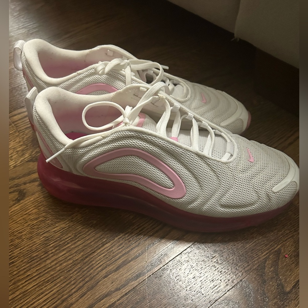 Nike Air Max 720, Pink & white!